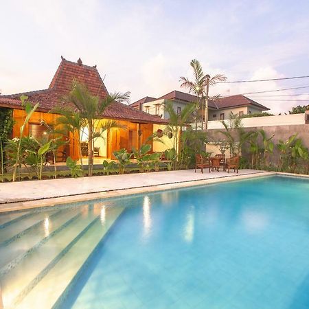 Red Gong Hotel Canggu  Luaran gambar