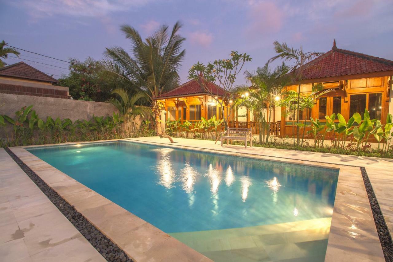 Red Gong Hotel Canggu  Luaran gambar